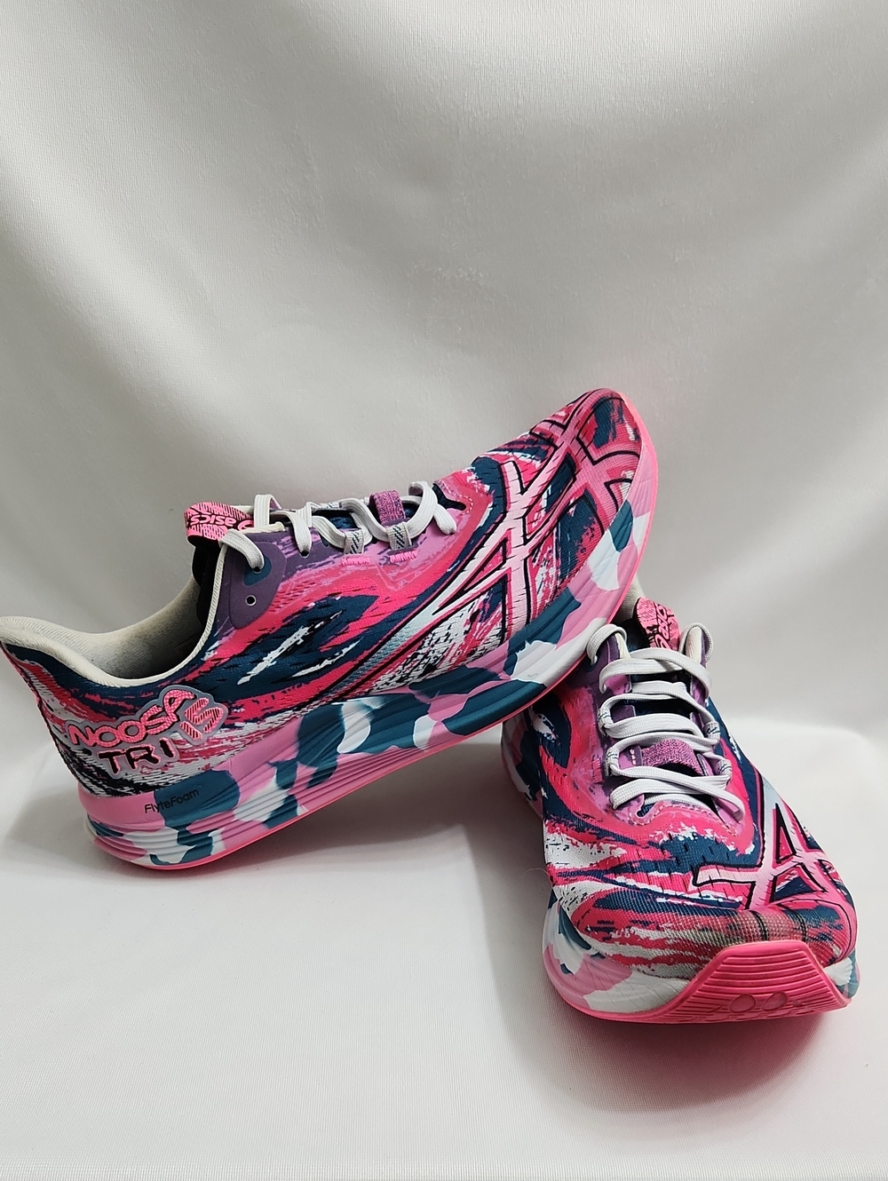 ASICS Noosa Tri 15 Multicolor Running Shoes (W Size 11)